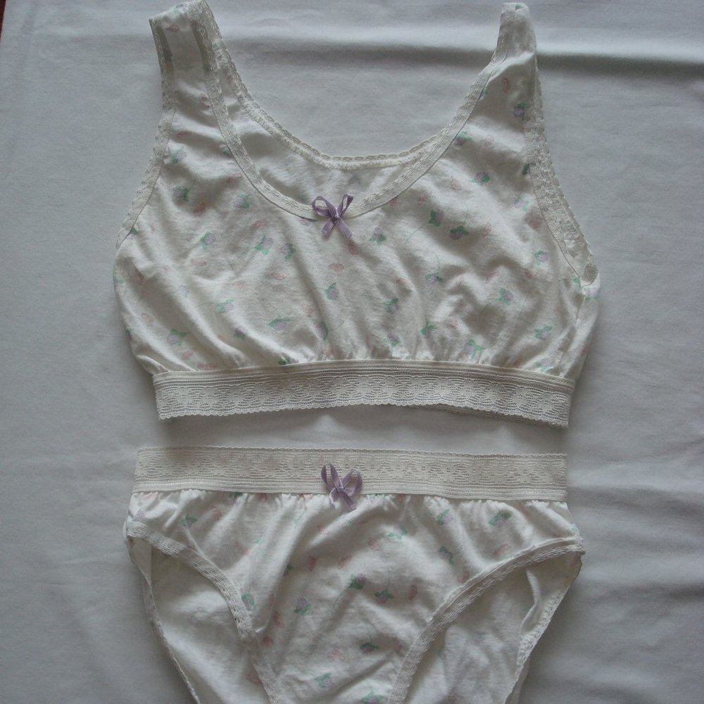 Ladies bralette and panties